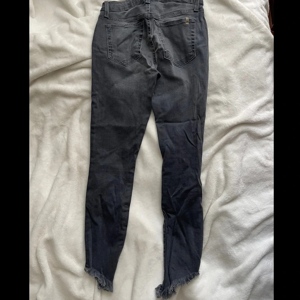 Joes jeans cropped denim jeans in grey SZ 27 excellent condition. Never worn. - Picture 3 of 3